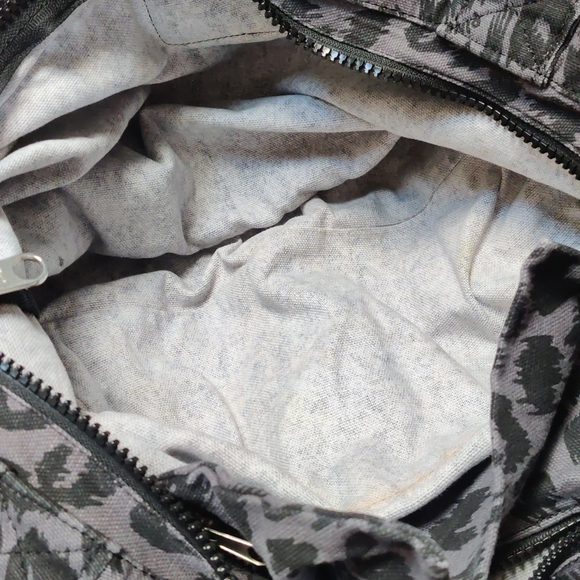 PINK overnight bag - Picture 7 of 8